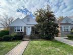 434 Greenwich St, Hempstead, NY 11550