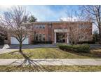 96 Parkway Dr, Roslyn Heights, NY 11577
