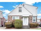 204 Raff Ave, Mineola, NY 11501