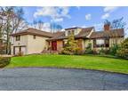 252 Hedge Ln, Hewlett, NY 11557