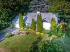21 Rivers Dr, Great Neck, NY 11020