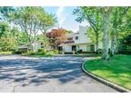 9 Winding Ln, Upper Brookville, NY 11545