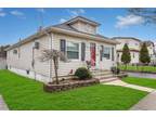 117 Cherry St, Farmingdale, NY 11735