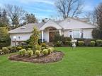 145 Cooper Dr, Great Neck, NY 11023