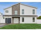 97 Albatross Rd, Levittown, NY 11756