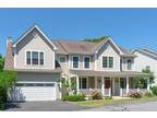 2 Washington Cir, Southbury, CT 06488