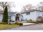 3 Stoneridge Ct, Syosset, NY 11791