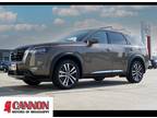 2023 Nissan Pathfinder Platinum