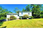 34 Briar Patch Ln, Pleasant Valley, NY 12569