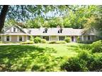 41 Woodford Hills Dr, Avon, CT 06001