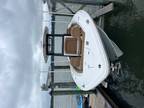 27 foot SeaHunt Ultra 275 SE