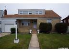 424 Long Beach Rd #Upper, Island Park, NY 11558