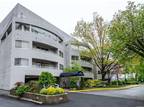 100 Cutter Mill Rd #1D, Great Neck, NY 11021