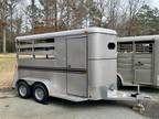 New 2024 Deluxe Bee 2 Horse Slant w/Dressing Room and Escape Door!