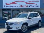 2011 Volkswagen Tiguan SE 4dr SUV w/ Sunroof and Navigation