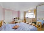 2 bedroom maisonette for sale in High Street, Cheshunt, Waltham Cross, EN8
