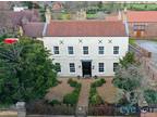 5 bedroom character property for sale in High Street, Misterton, Doncaster, DN10