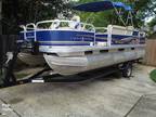 2013 Sun Tracker Fishin' Barge 20 DLX Boat for Sale