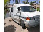 Clean 2004 Winnebago Rialta 22QD