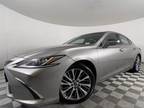 2019 Lexus ES