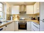 2 bedroom apartment for sale in High Road, Woodford Green, IG8