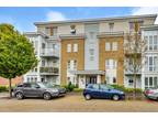 2 bedroom apartment for sale in Kingfisher Drive, Maidenhead, SL6