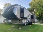 2014 Coachmen Chaparral Signature 327RLKS 38ft