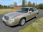 2006 Lincoln Town Car Signature Limited 4dr Sedan