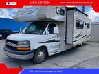 2014 Chevrolet Express Commercial Cutaway 4500 Cutaway Van 2D