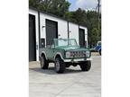 1976 Ford Bronco Green and White