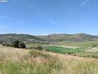 14 acres in beautiful cove La Grande, OR