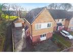 Foxcroft Green, Leeds 3 bed semi-detached house for sale -
