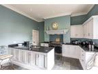 6 bedroom end of terrace house for sale in The Mount, York, North Yorkshire