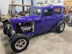 1932 Ford Sedan Purple hemi 392 4-speed