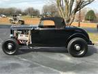 1932 Ford Roadster Black 286-HP