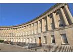 Royal Crescent, Bath, Somerset, BA1 1 bed apartment for sale -