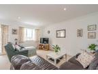 2 bedroom apartment for sale in Tilemakers Close, Chichester, PO18