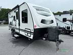 2021 Winnebago Micro Minnie 2106FBS 21ft