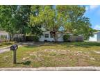 718 Loquat Dr, Tarpon Springs, FL 34689