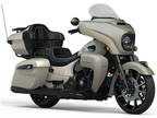 2023 Indian Motorcycle Roadmaster® Dark Horse®