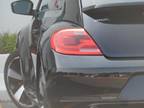 2012 Volkswagen Beetle Turbo 2dr Coupe 6A w/ Sunroof and Sound