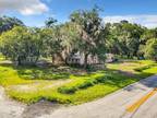 4625 Audubon Ave, De Leon Springs, FL 32130