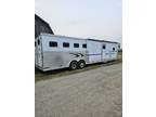Exiss 4 horse with 14 ft short wall with bunks