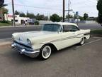 1957 Pontiac Star Chief 2dr Hardtop