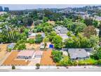 5520 shoup ave) Woodland Hills, CA -