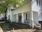 712 N 3rd St Ozark, AR