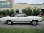 1965 Oldsmobile 442 White / Black Top Convertible