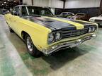 1969 Plymouth Road Runner Yellow 383 V8 big block engine