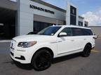 2023 Lincoln Navigator White, 25 miles