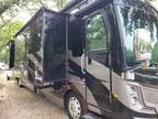 2019 Fleetwood Discovery LXE 40D 40ft